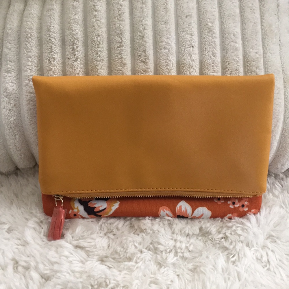 Racheal Pally Reversible Clutch